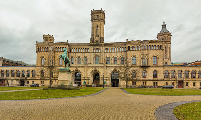 vorschule-lehrkraft-kreatives-lernen-mit-kindern (1)